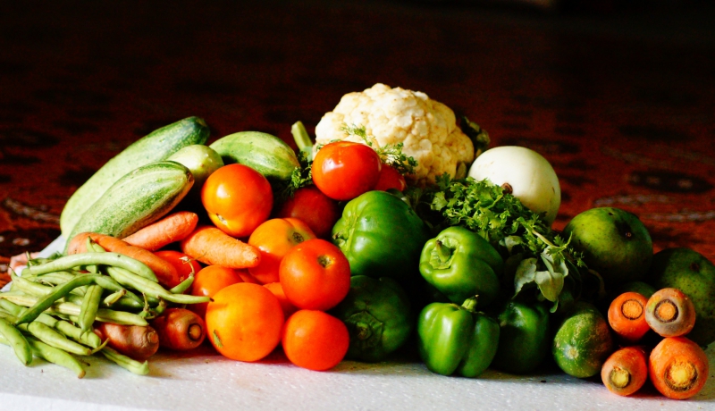 restaurant-VIDAUBAN-min_table-nature-farm-leaf-ripe-dish-1024857-pxhere.com